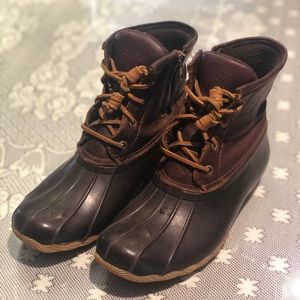 SPERRY WOMEN’S SALTWATER DUCK BOOT